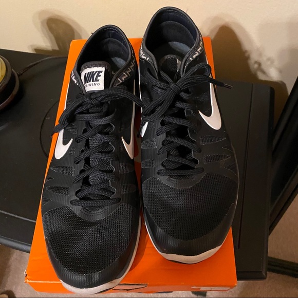 supreme shoes black and white